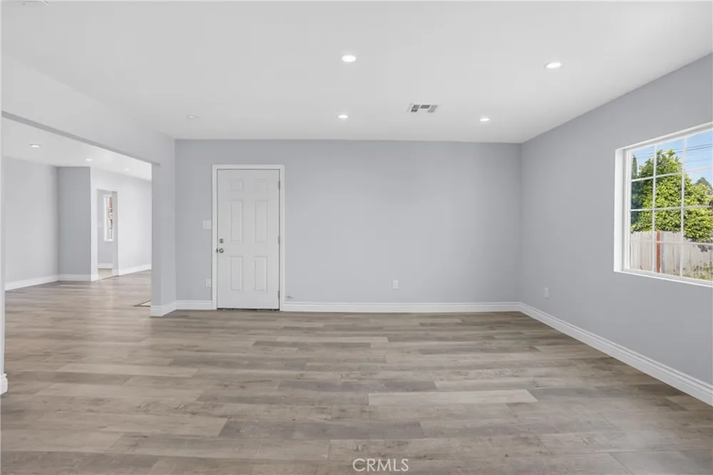 512 Lazard San Fernando, CA 91340
