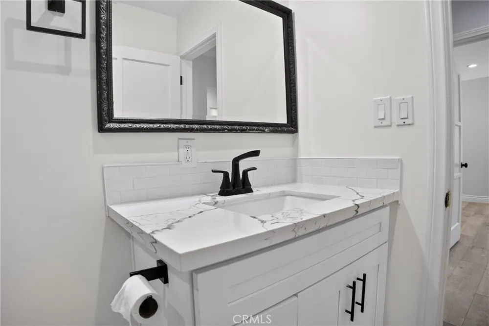 512 Lazard San Fernando, CA 91340