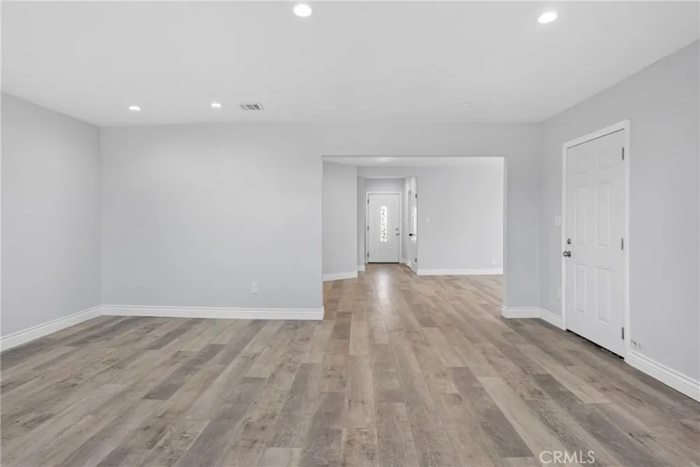 512 Lazard San Fernando, CA 91340