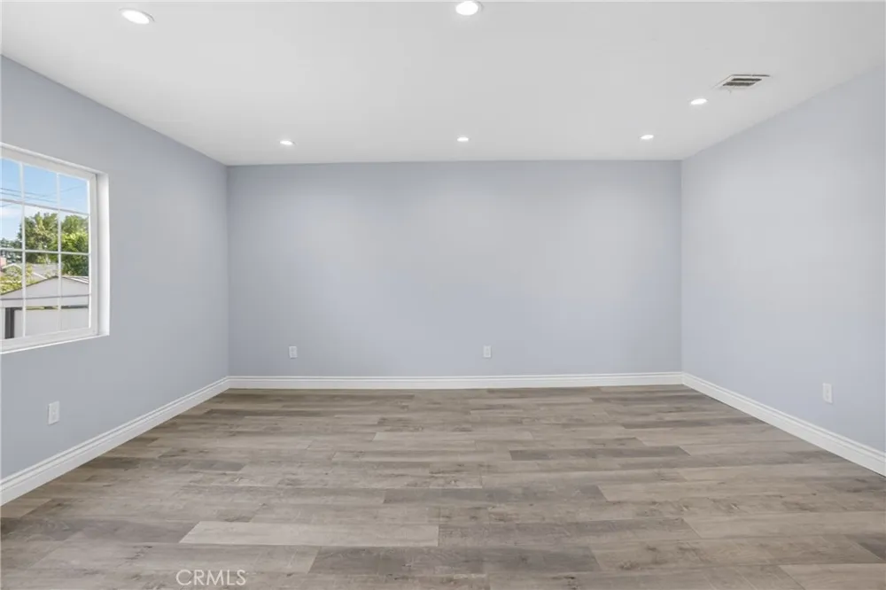512 Lazard San Fernando, CA 91340