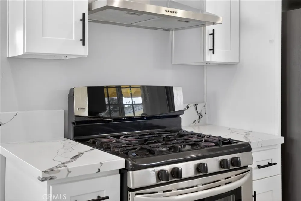 512 Lazard San Fernando, CA 91340