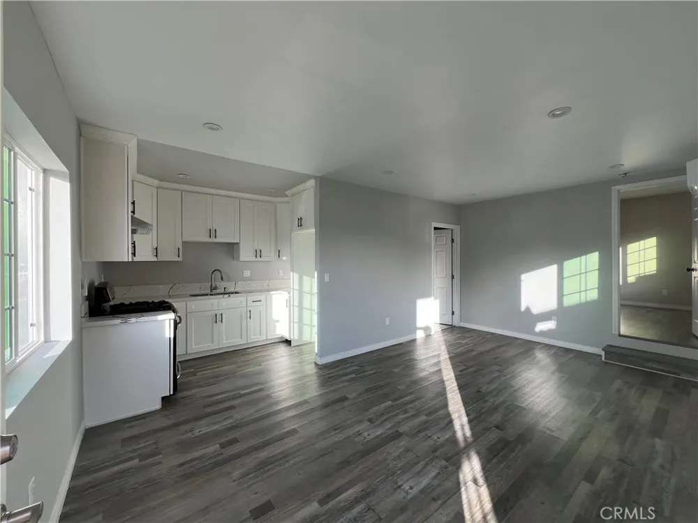 512 Lazard San Fernando, CA 91340