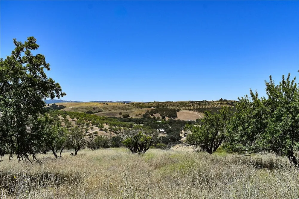 4565 S El Pomar Templeton, CA 93465