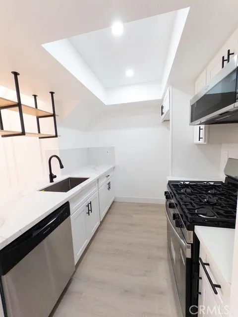 12601 Van Nuys #209 Pacoima, CA 91331
