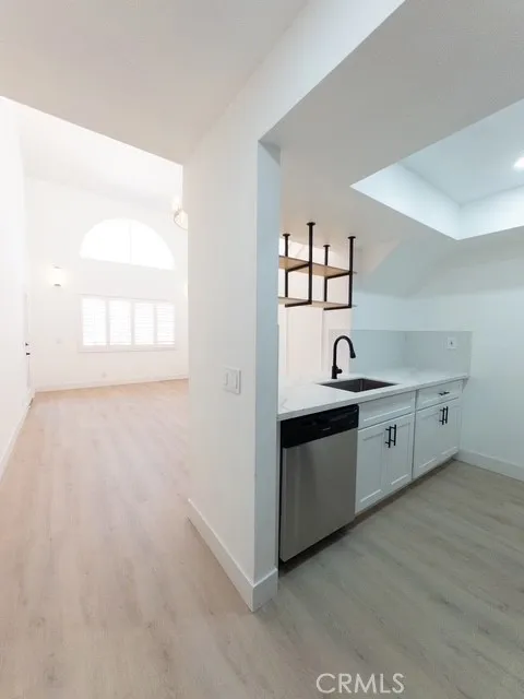 12601 Van Nuys #209 Pacoima, CA 91331