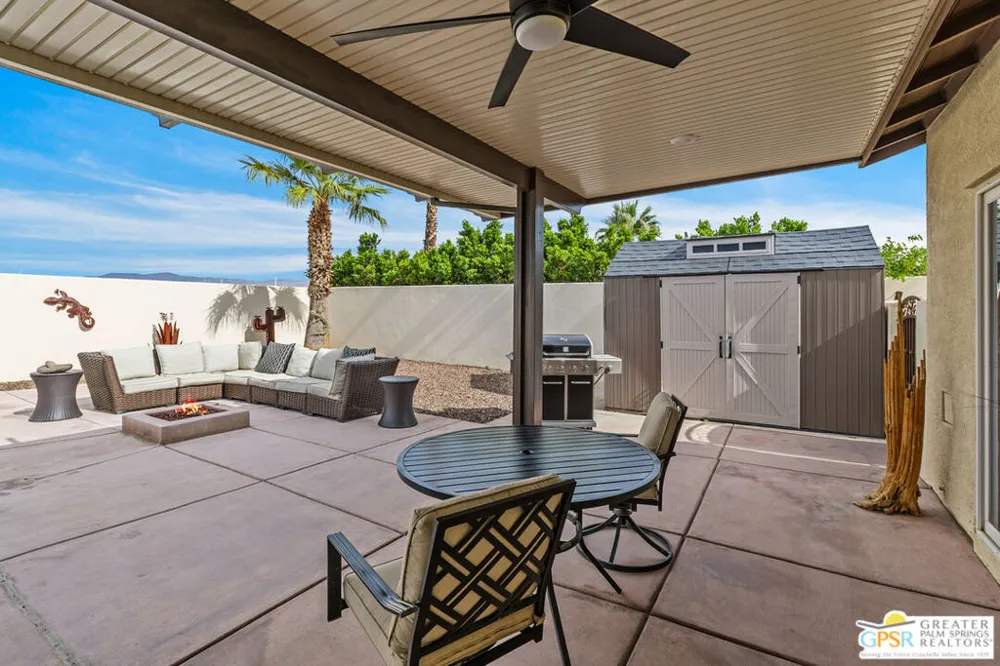 874 Summit Drive Palm Springs, CA 92262