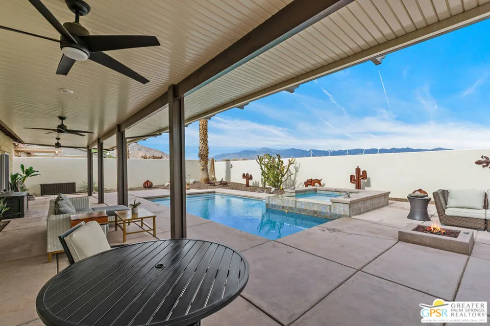 874 Summit Drive Palm Springs, CA 92262