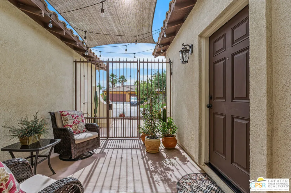 874 Summit Drive Palm Springs, CA 92262