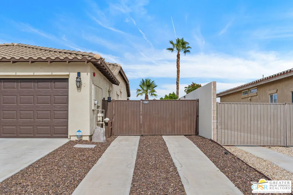 874 Summit Drive Palm Springs, CA 92262