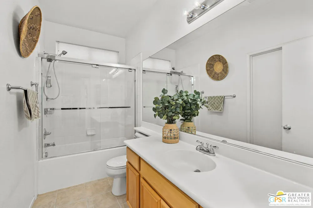 874 Summit Drive Palm Springs, CA 92262