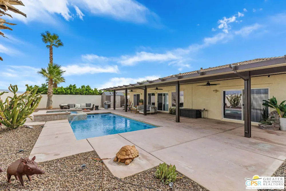 874 Summit Drive Palm Springs, CA 92262