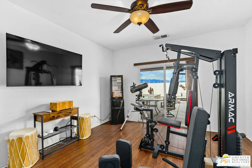 874 Summit Drive Palm Springs, CA 92262