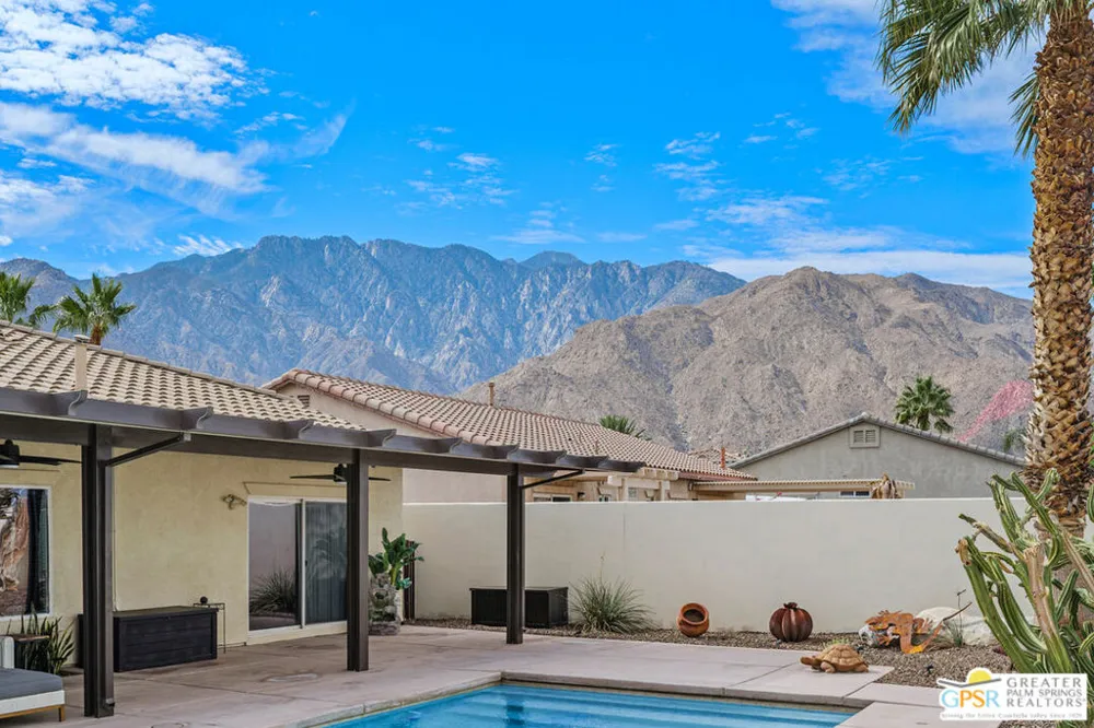 874 Summit Drive Palm Springs, CA 92262