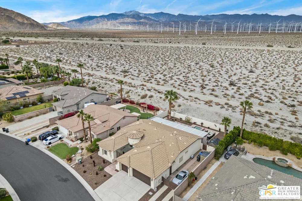 874 Summit Drive Palm Springs, CA 92262