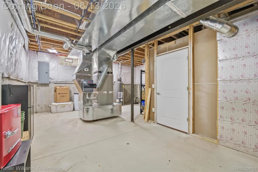 23740 Stoneleigh Drive Lyon Charter Township, MI 48178