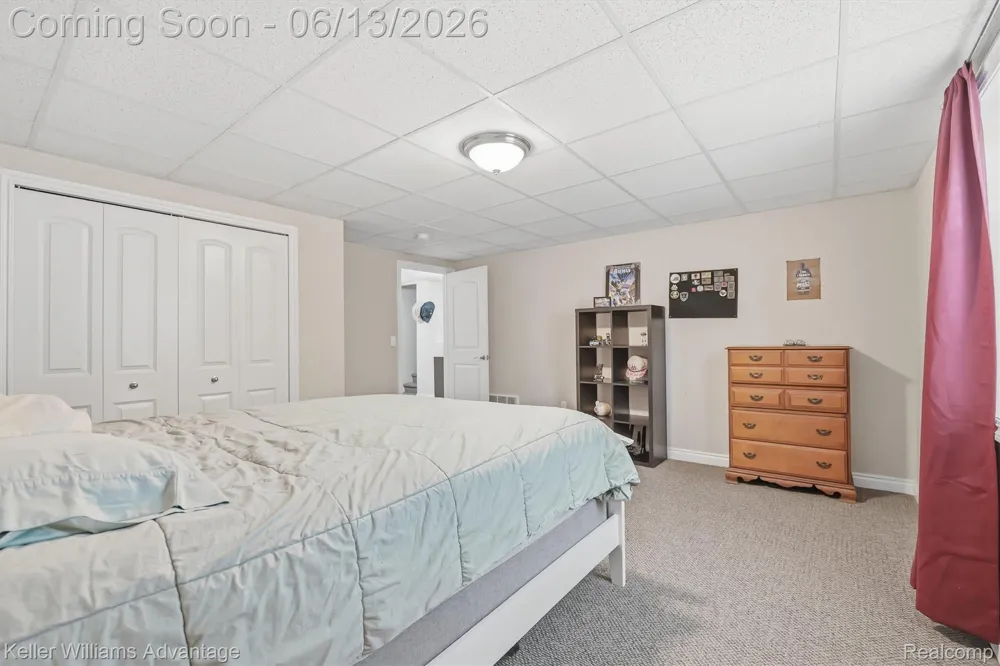 23740 Stoneleigh Drive Lyon Charter Township, MI 48178