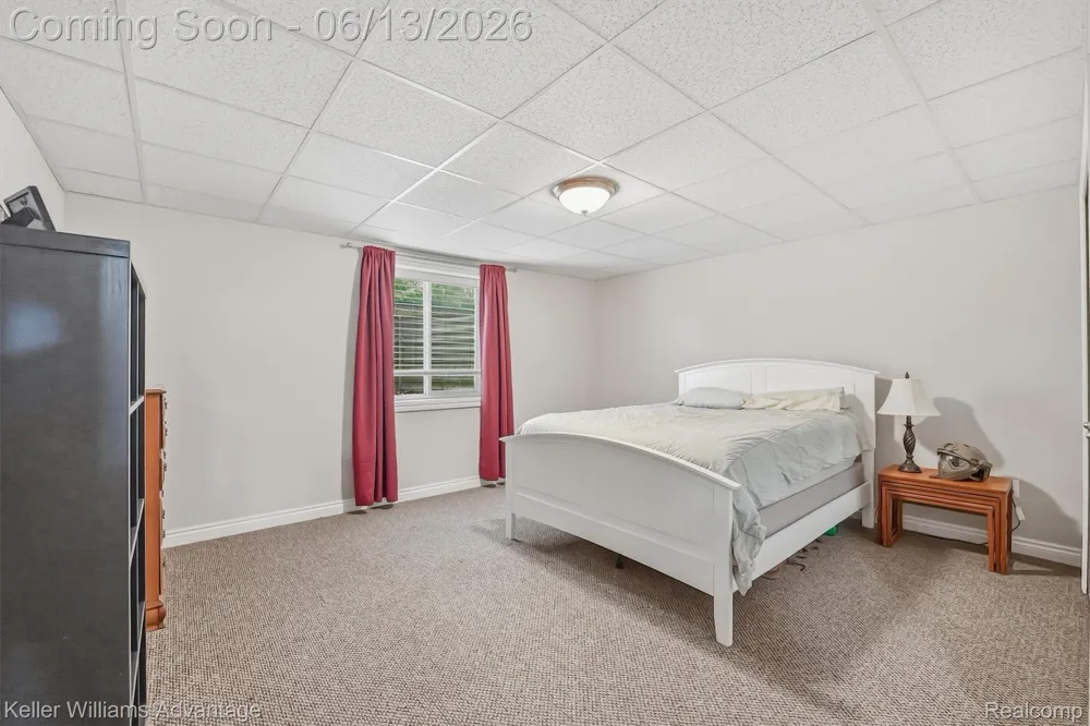 23740 Stoneleigh Drive Lyon Charter Township, MI 48178