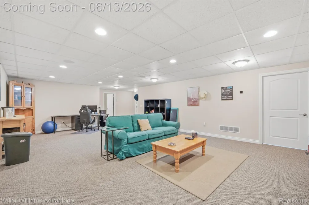 23740 Stoneleigh Drive Lyon Charter Township, MI 48178