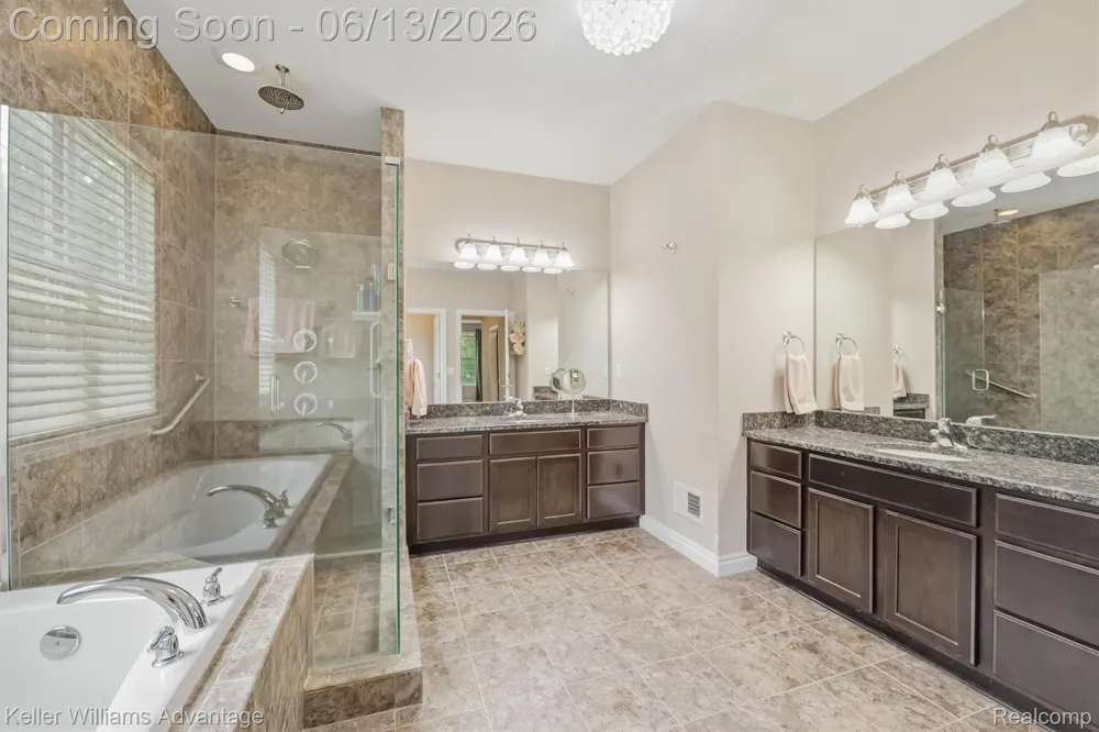 23740 Stoneleigh Drive Lyon Charter Township, MI 48178