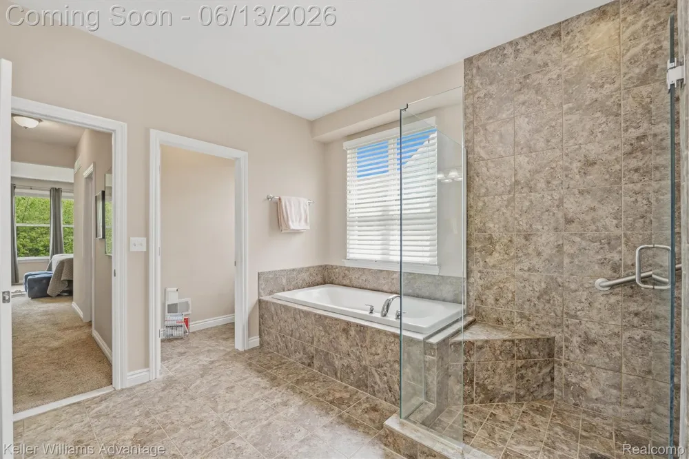 23740 Stoneleigh Drive Lyon Charter Township, MI 48178