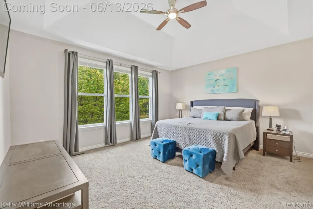 23740 Stoneleigh Drive Lyon Charter Township, MI 48178