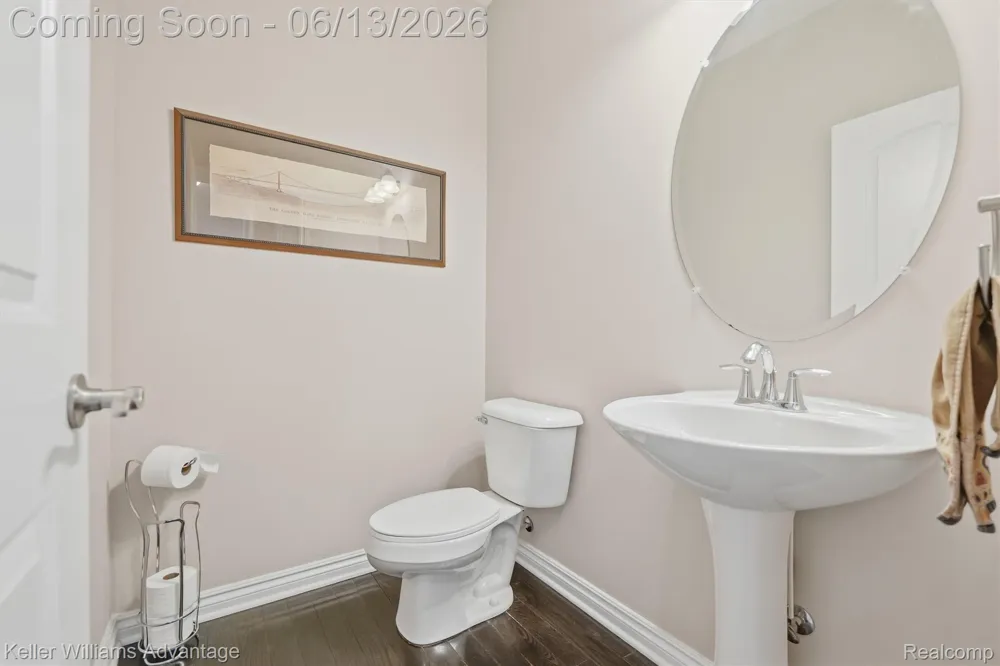 23740 Stoneleigh Drive Lyon Charter Township, MI 48178