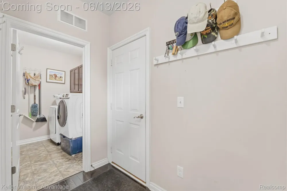 23740 Stoneleigh Drive Lyon Charter Township, MI 48178
