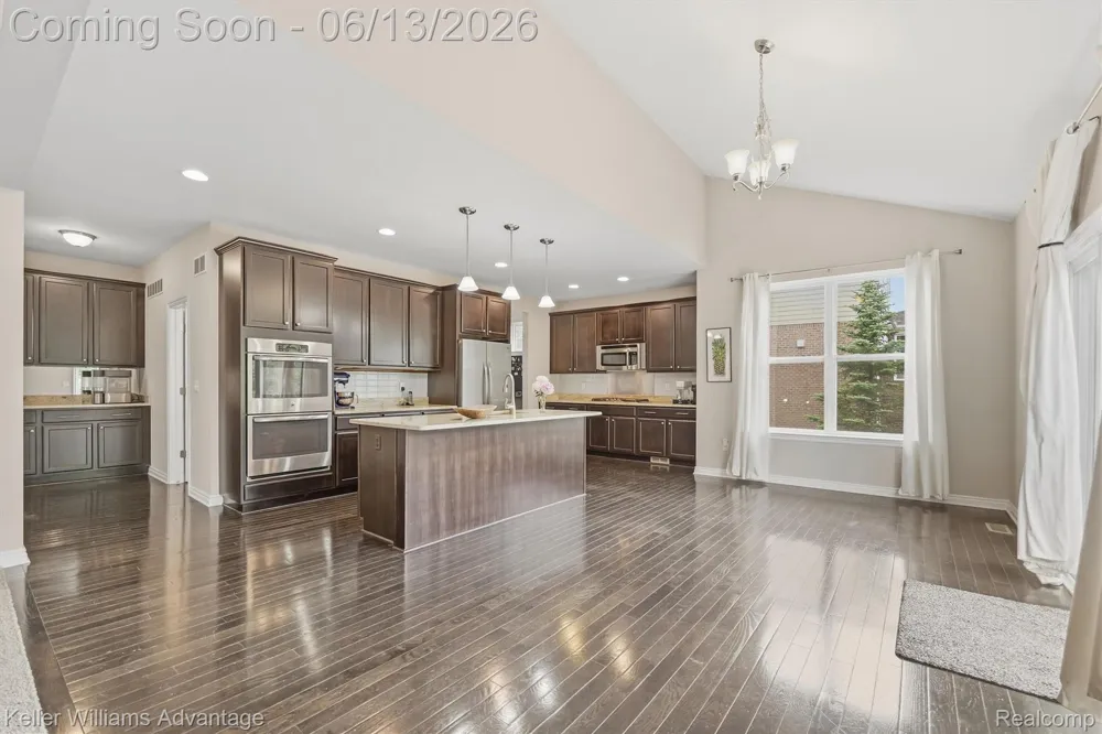 23740 Stoneleigh Drive Lyon Charter Township, MI 48178