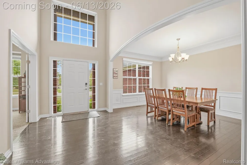 23740 Stoneleigh Drive Lyon Charter Township, MI 48178