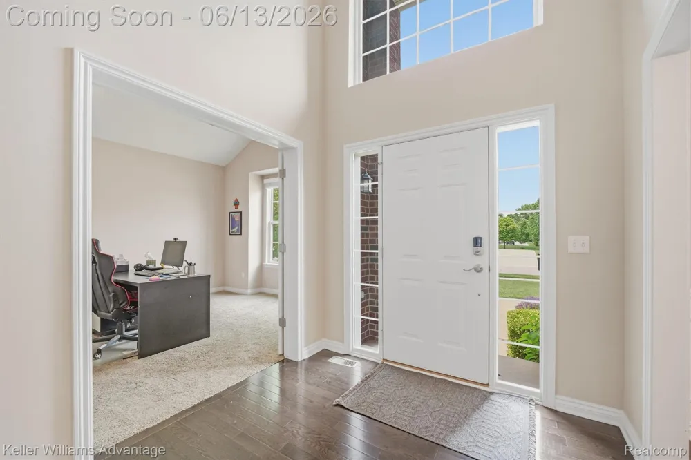 23740 Stoneleigh Drive Lyon Charter Township, MI 48178