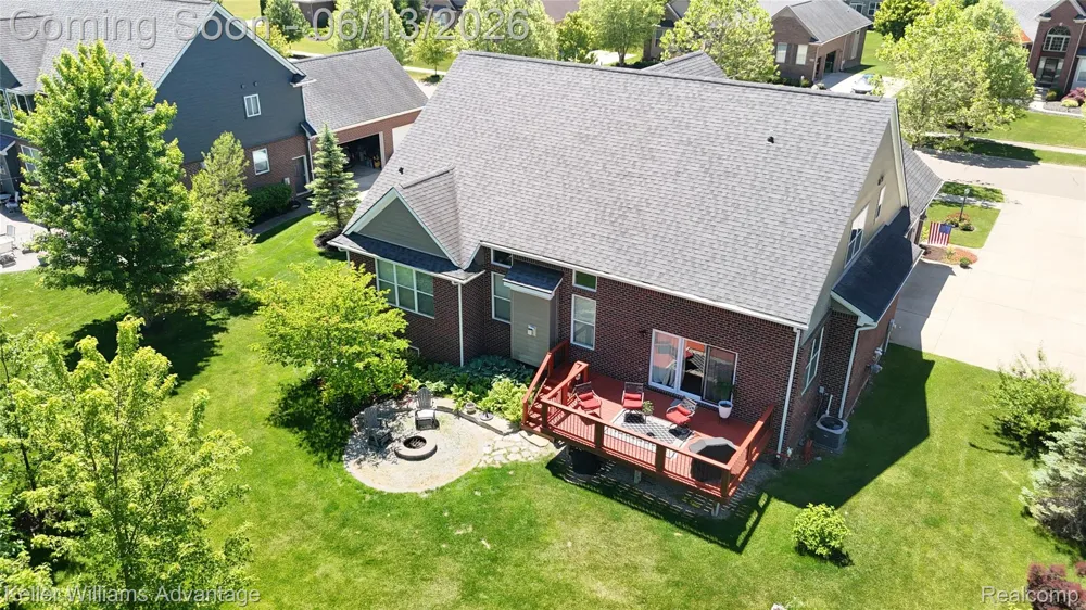 23740 Stoneleigh Drive Lyon Charter Township, MI 48178