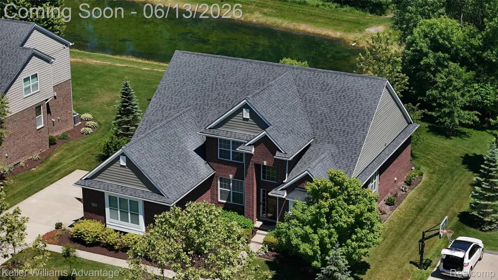 23740 Stoneleigh Drive Lyon Charter Township, MI 48178