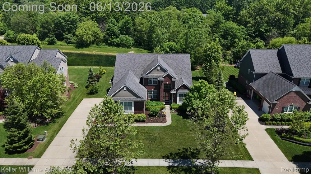 23740 Stoneleigh Drive Lyon Charter Township, MI 48178
