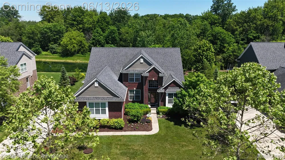 23740 Stoneleigh Drive Lyon Charter Township, MI 48178