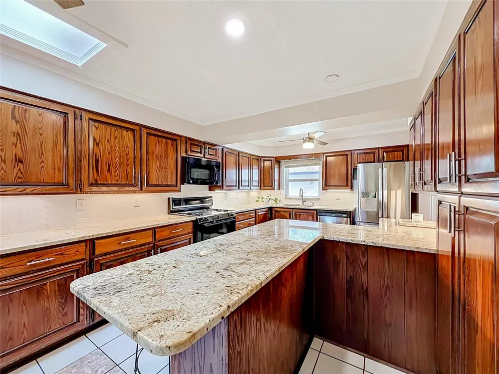 5020 THE OAKS CIRCLE Orlando, FL 32809