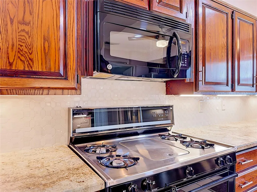 5020 THE OAKS CIRCLE Orlando, FL 32809