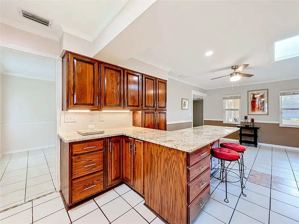 5020 THE OAKS CIRCLE Orlando, FL 32809