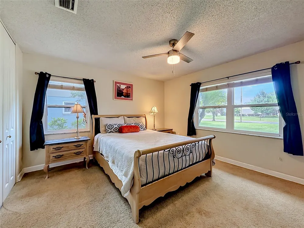 5020 THE OAKS CIRCLE Orlando, FL 32809