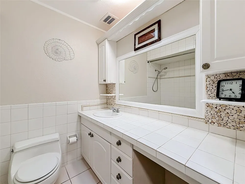 5020 THE OAKS CIRCLE Orlando, FL 32809