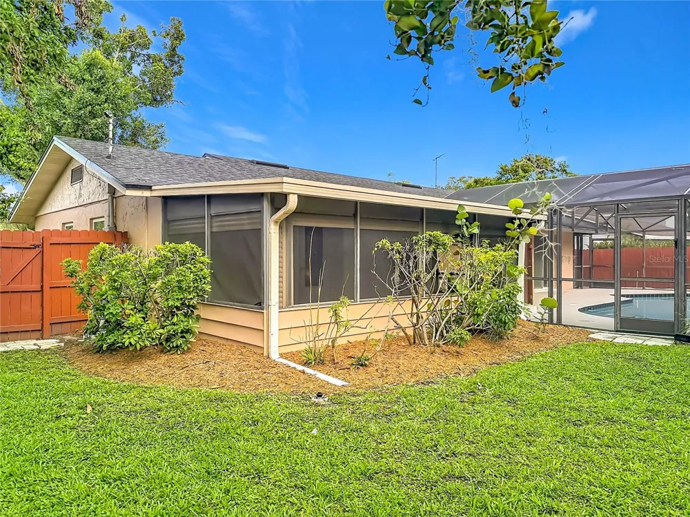 5020 THE OAKS CIRCLE Orlando, FL 32809