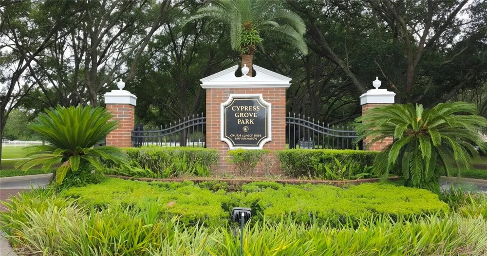 5020 THE OAKS CIRCLE Orlando, FL 32809