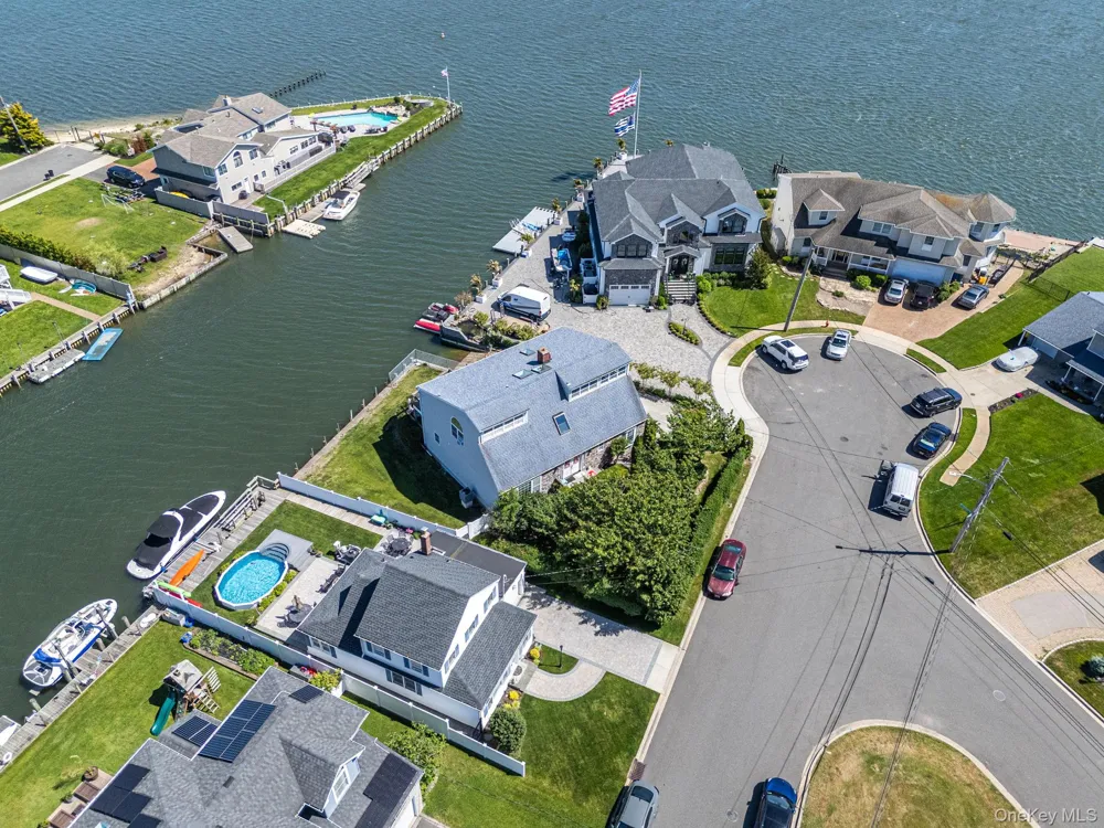 7 Forest Avenue Massapequa, NY 11758