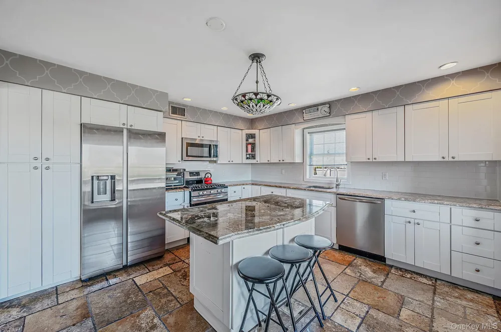 7 Forest Avenue Massapequa, NY 11758