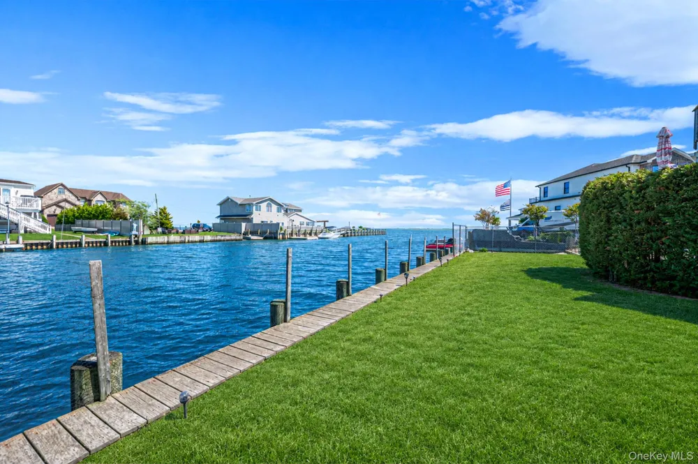 7 Forest Avenue Massapequa, NY 11758