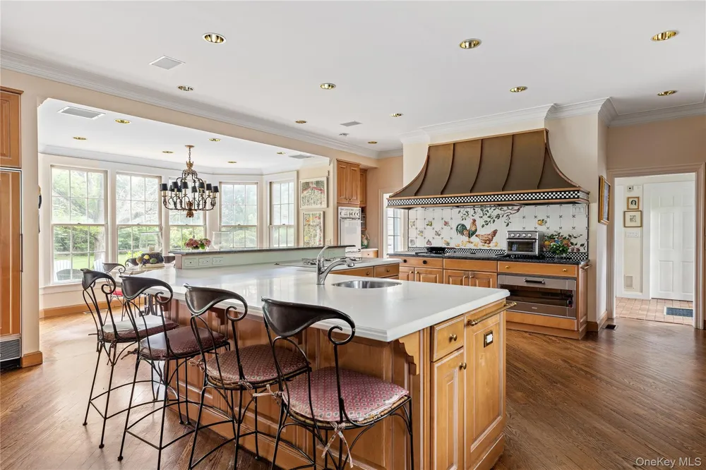 52 Piping Rock Road Locust Valley, NY 11560