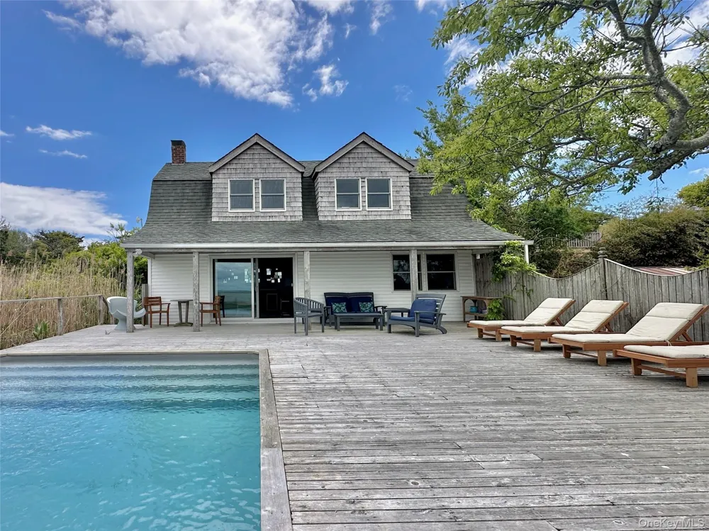 209 Bayview Walk Cherry Grove, NY 11782