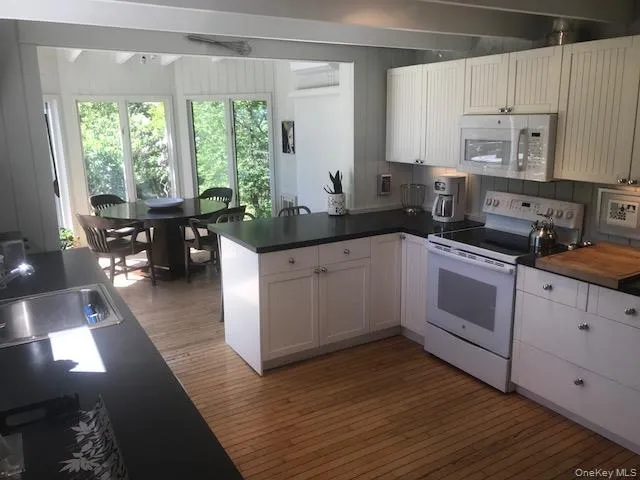 209 Bayview Walk Cherry Grove, NY 11782