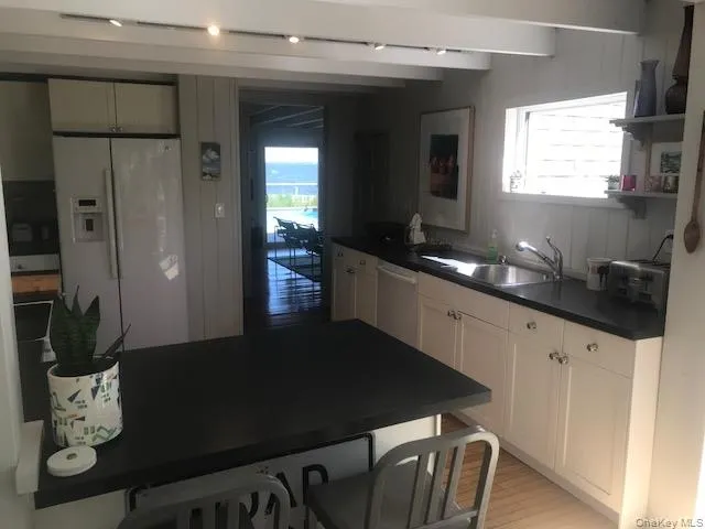209 Bayview Walk Cherry Grove, NY 11782