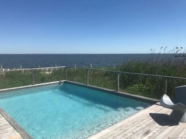 209 Bayview Walk Cherry Grove, NY 11782