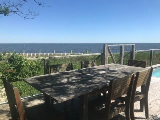 209 Bayview Walk Cherry Grove, NY 11782